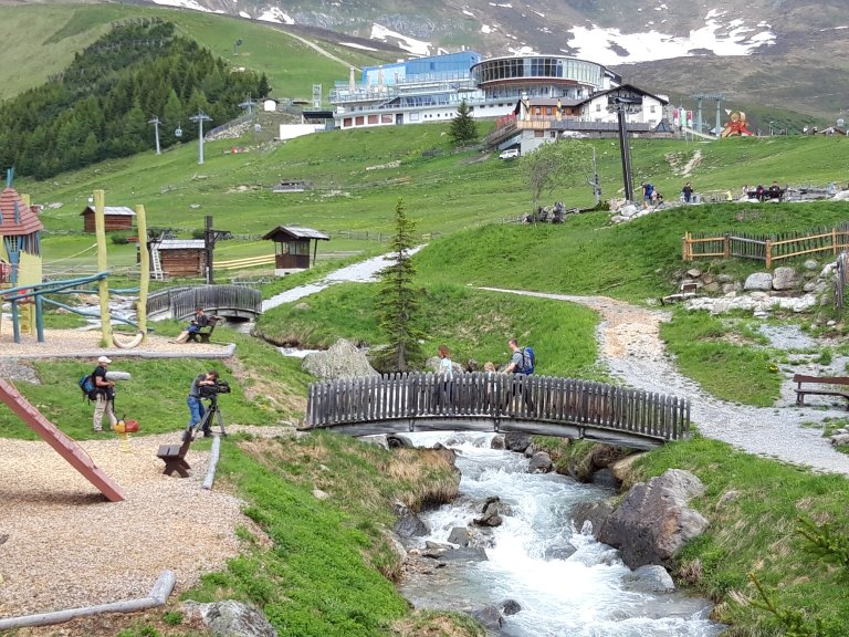 Die Spielanlage Murmliwasser liegt oberhalb von Serfaus auf 2000m Höhe | © ALPHAVISION