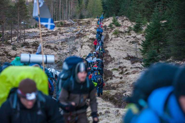 Es geht los. Rund 240 Männer aus Deutschland und der Schweiz haben sich für die kurze Auszeit in den schottischen Highlands angemeldet.