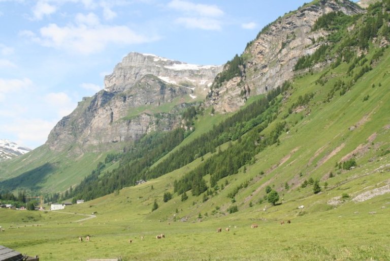 Urnerboden, 1372 m ü. M - liegt zwischen Altdorf UR und Linthal GL