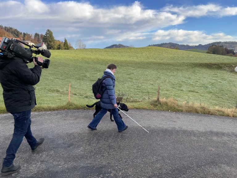 Gabis Blindenführhund heisst Willow | © 2021 ALPHAVISION 