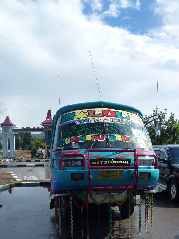 Indonesischer Bus | © ALPHAVISION