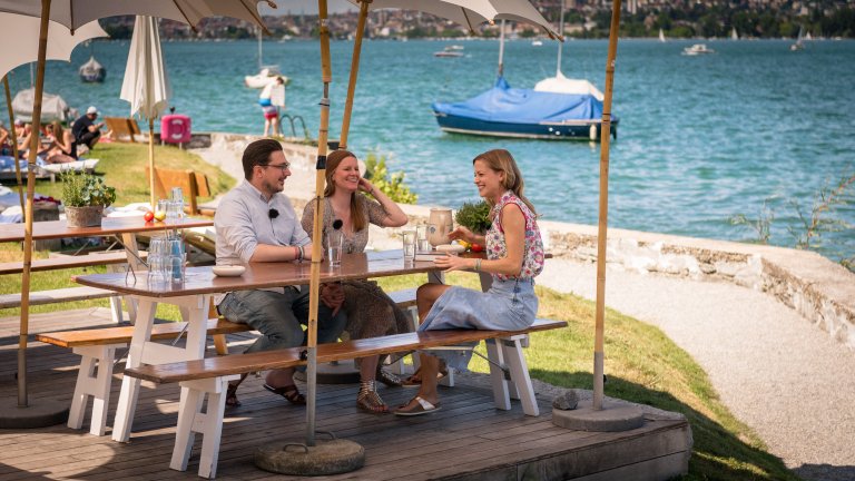 Das letzte Interview über die Beziehung der beiden Gäste heute findet im gleichnamigen Restaurant statt.