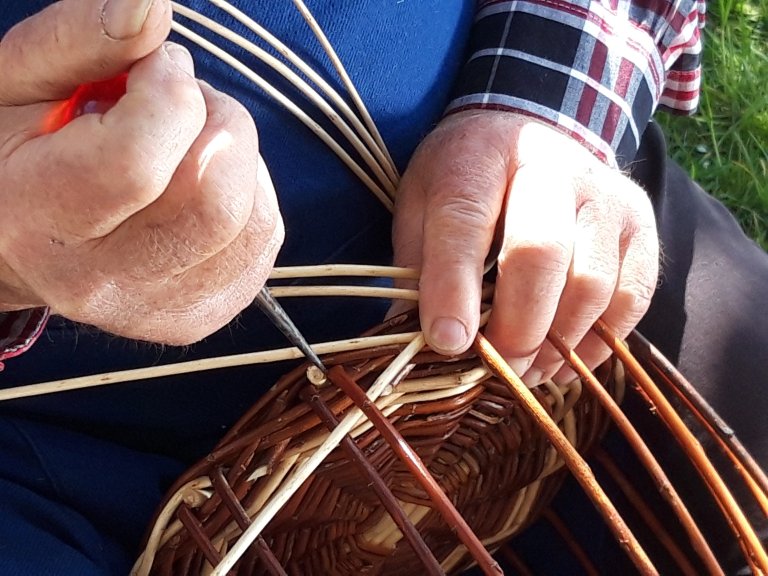 Altes Handwerk, noch immer faszinierend: Korben | © 2021 ALPHAVISION