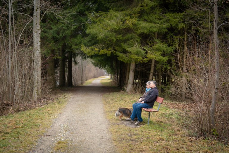 Ausruhen am Uferweg der Töss.