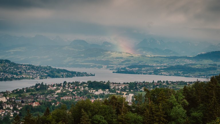 Regenbogen über dem Zürichsee | © 2024 ALPHAVISION