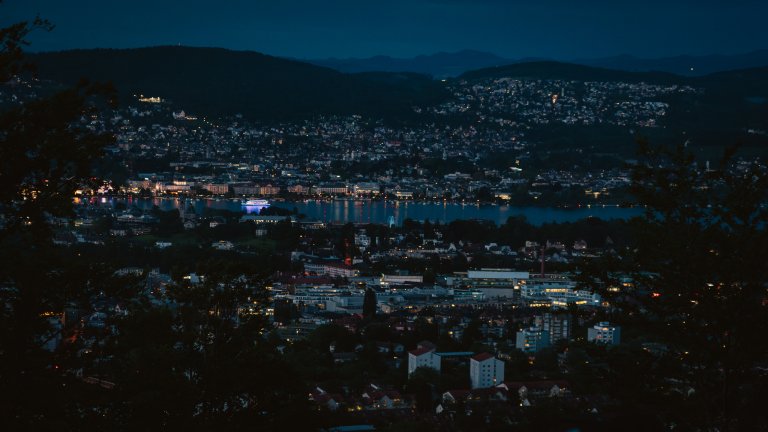 Zürich by Night | © 2024 ALPHAVISION