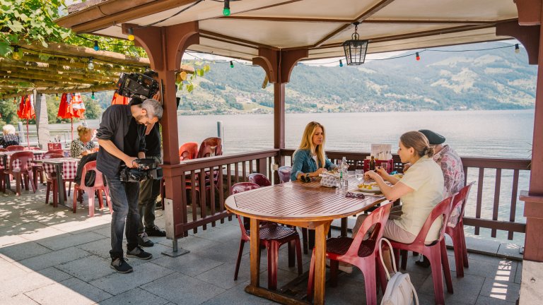 Drehort Restaurant Baumgärtli direkt am Zugersee | © 2024 ALPHAVISION