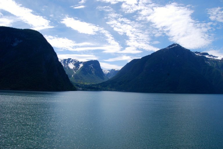 Der Sognefjord ist Norwegens längster Fjord.