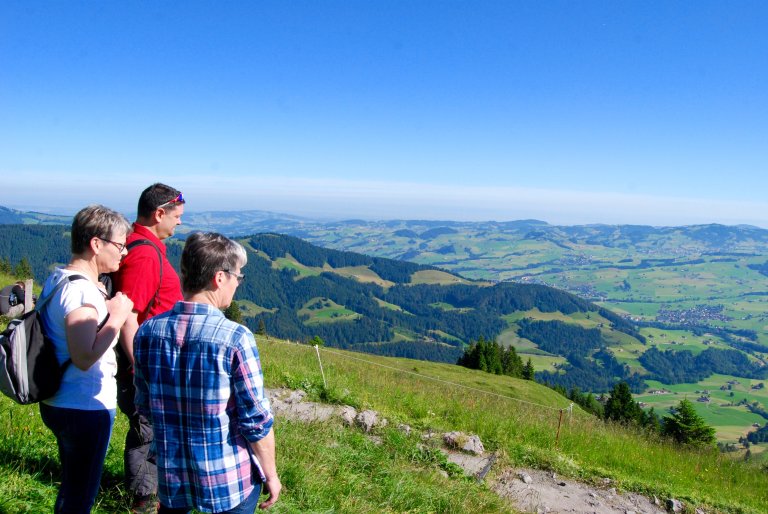 Die Wanderung von der Ebenalp zum Wildkirchli dauert weniger als 30 Minuten.