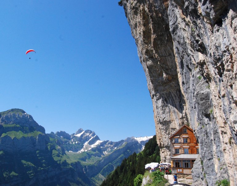 Nur Wenige Meter neben dem Kirchli befindet sich das Gasthaus Aescher. 