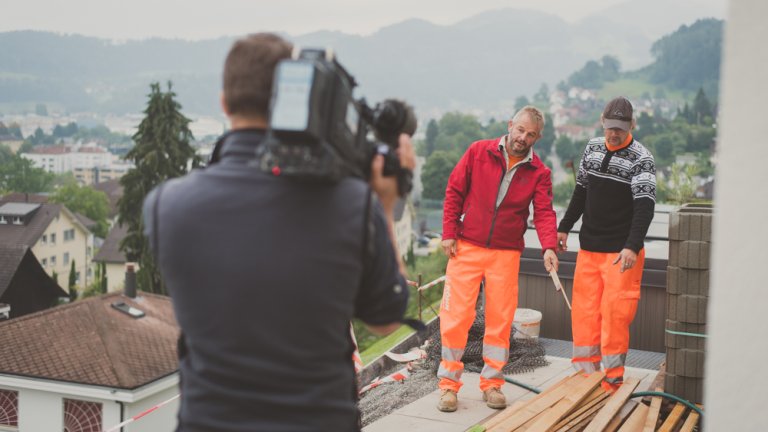 Wir haben Andreas Köhn auf einem Trekking in Schottland begleitet, wollten aber auch seinen Alltag in der Schweiz abbilden.