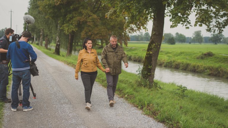 Andreas Köhn mit seiner Frau in der Rheinebene.