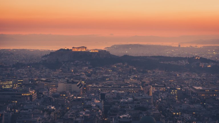 Athen. Jeden Tag kommen hier tausende von Flüchtlingen von den griechischen Inseln aufs Festland.