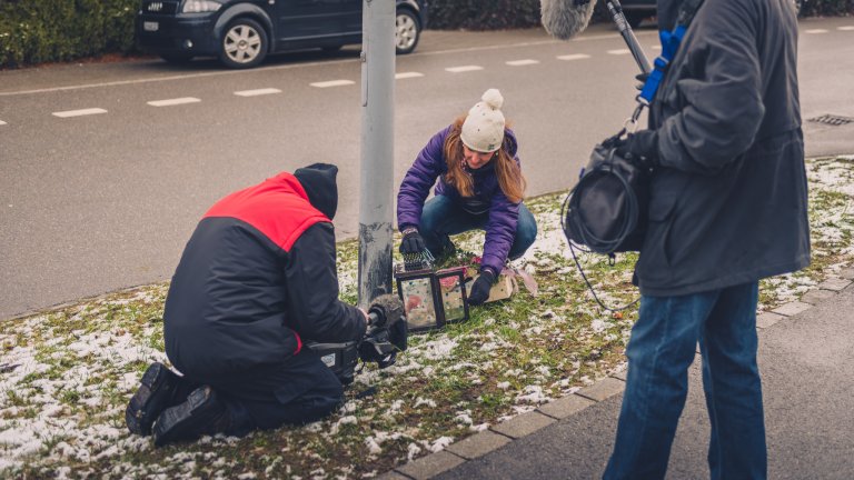 Auf dieser Quartierstrasse ist er mit seiner Vespa von einer Landmaschine überrollt worden.