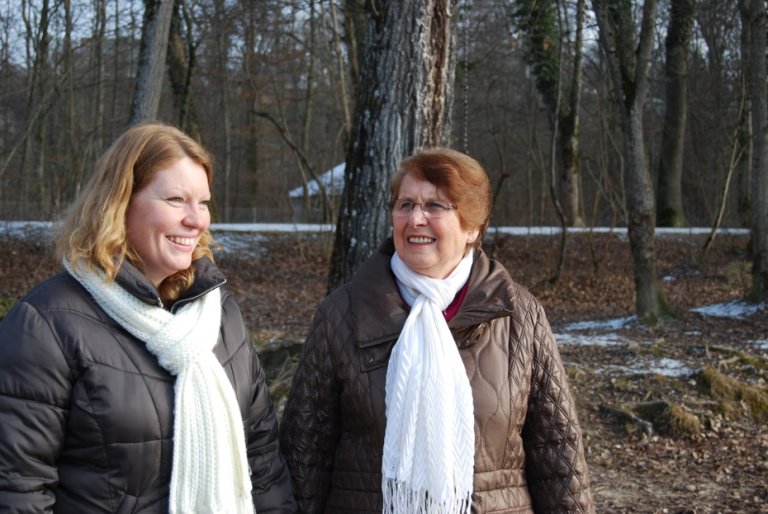 Das ist Verena Wenger. Mit ihr teilte sie von Anfang an ihren Schmerz. Heute können sie auch wieder mal lachen.