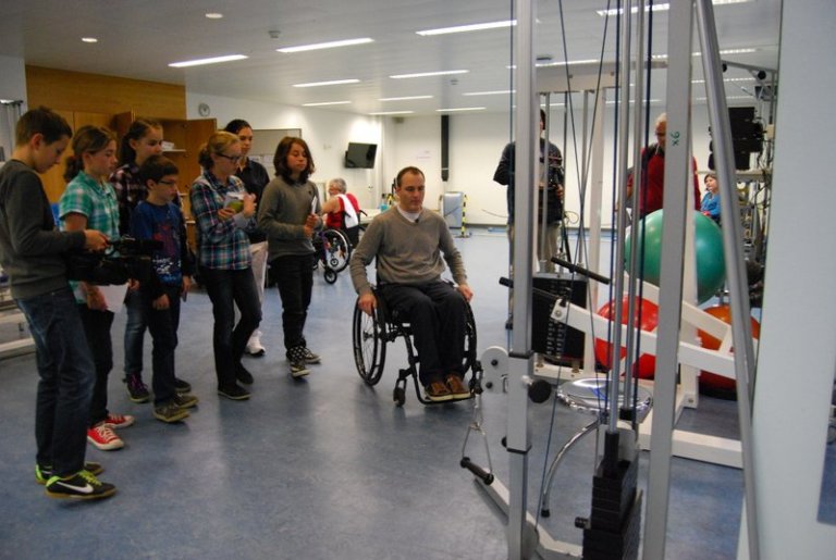 Er trainiert in der Uniklinik Balgrist in Zürich.