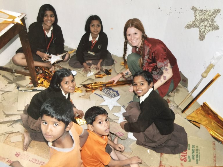 Ihr Weg führte sie zwischenzeitlich nach Indien in ein Waisenhaus.