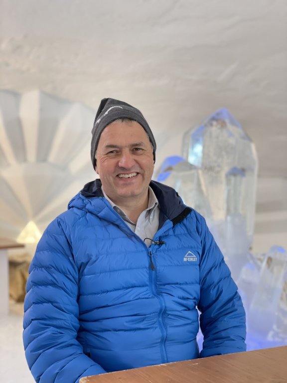 Hotelier René Müller aus Adelboden | © 2021 ALPHAVISION 