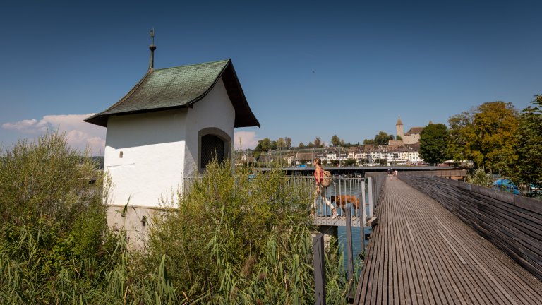 Malerische Kapelle beim Hurdensteg. | © ALPHAVISION