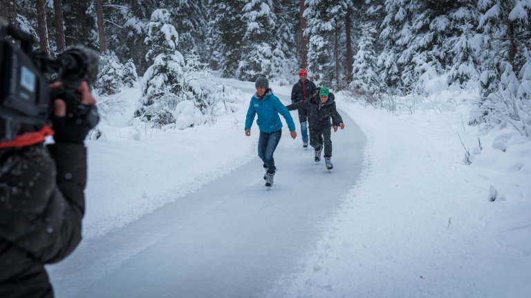 Familie Riatsch unterwegs auf dem Eisweg