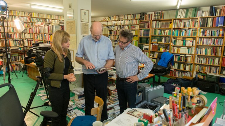 Moderatorin Aline Baumann, Thomas Schirrmacher und Chefredaktor Jürgen Single im Gespräch.