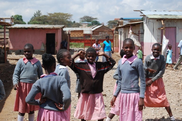 Ziel der Reise von Eisenrings ist eine Schule im Armenviertel Kawangware.