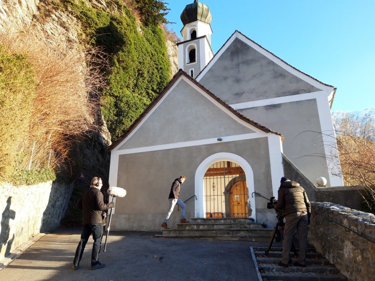 Die Kirche St. Leonhard in Trimmis wird im 12. Jahrhundert erstmals erwähnt. | © ALPHAVISION