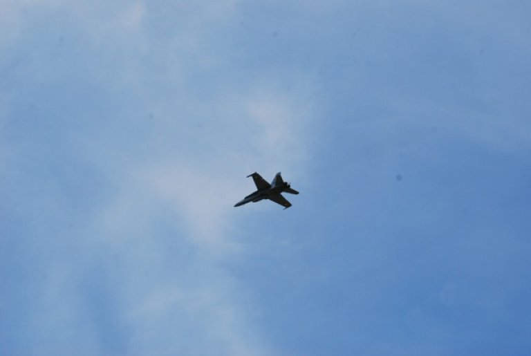 Die Jets fliegen in den Übungssektor im Kanton Graubünden.