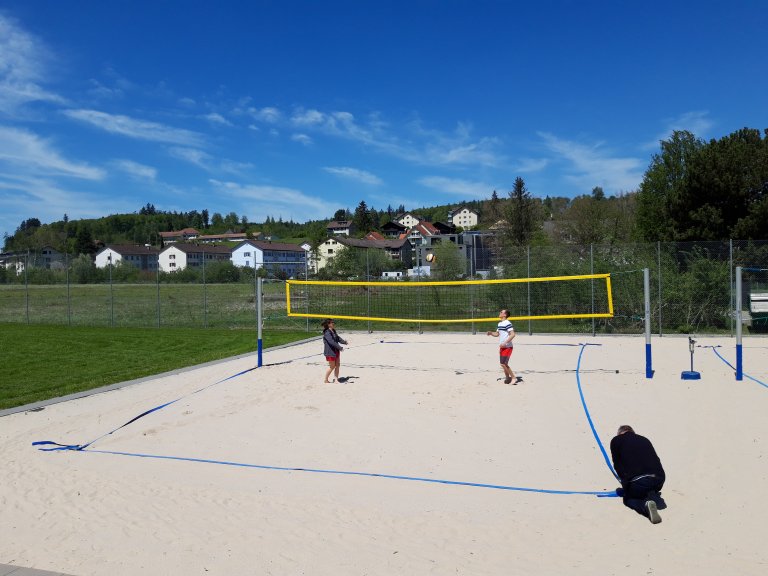 Deborah und Urs sind leidenschaftliche Beachvolleyballspieler | © ALPHAVISION