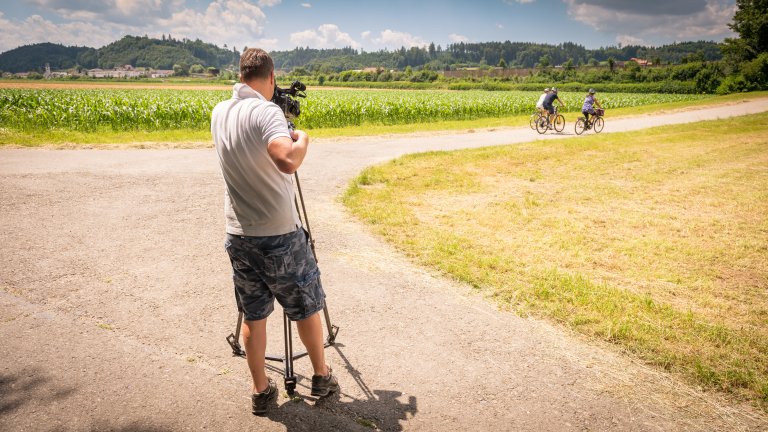 Kameramann Urs Rohner im Einsatz | © ALPHAVISION